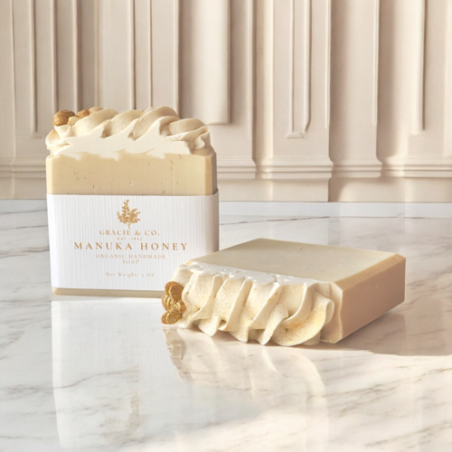  Manuka honey, oat and coconut milk cleansing bar with shea butter