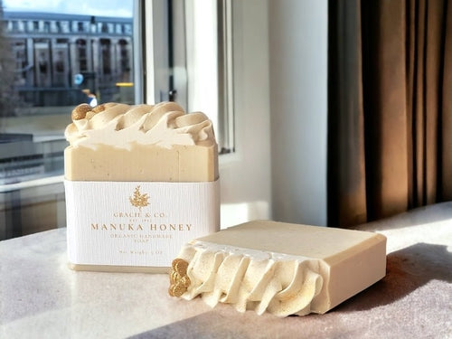 Manuka Honey, Oat & Coconut Milk Cleansing Bar